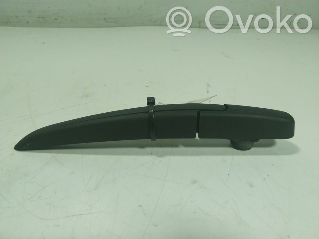 Brazo del limpiaparabrisas trasero   1607276180