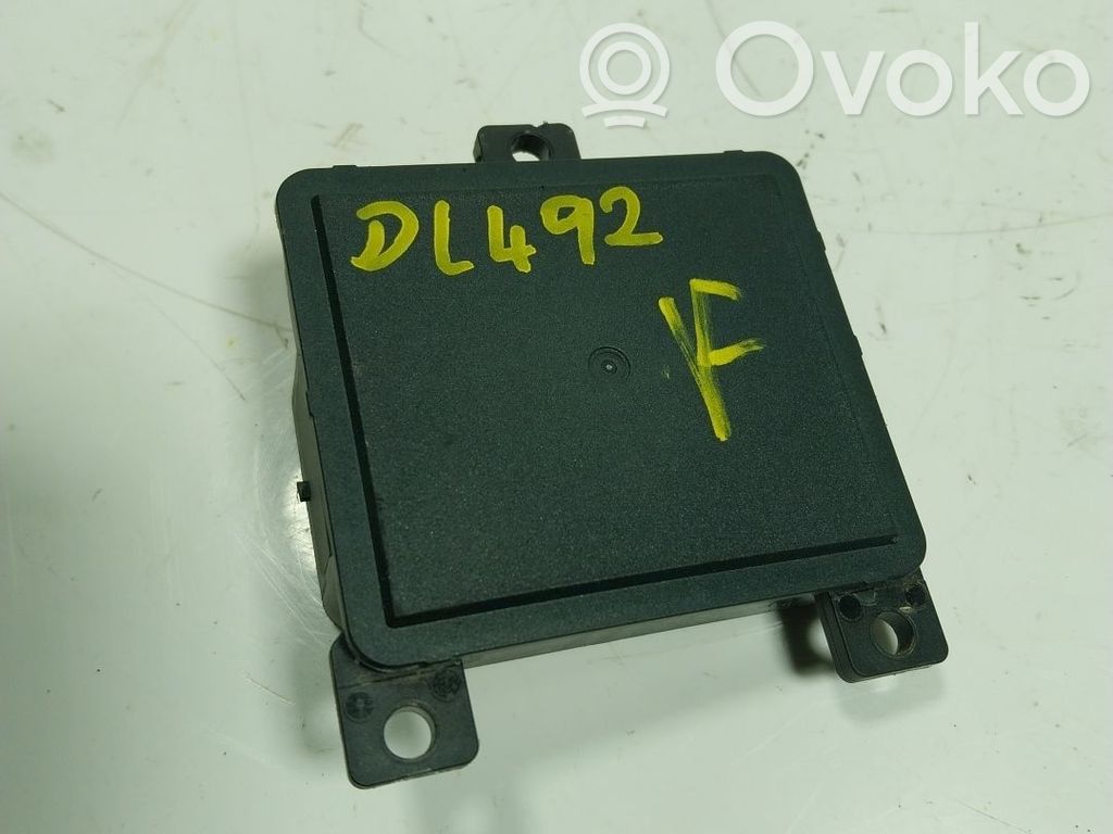 Sonstige Steuergeräte / Module   5WA907572C,5WA907561