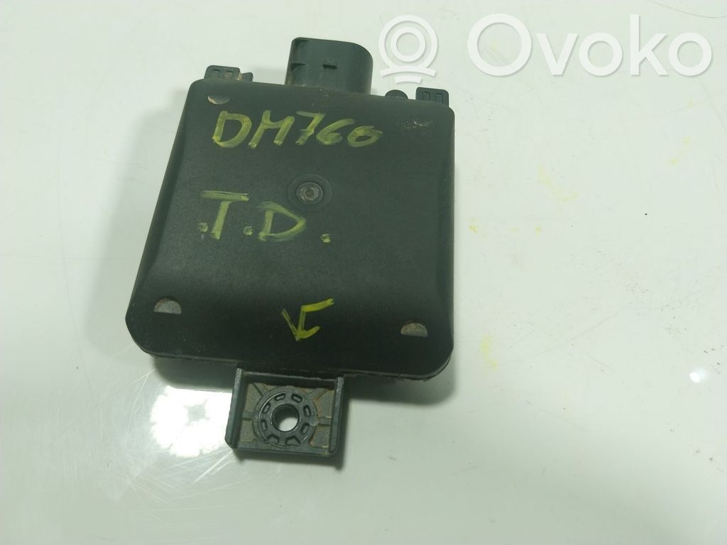 Muut ohjainlaitteet/moduulit   2Q0907686B