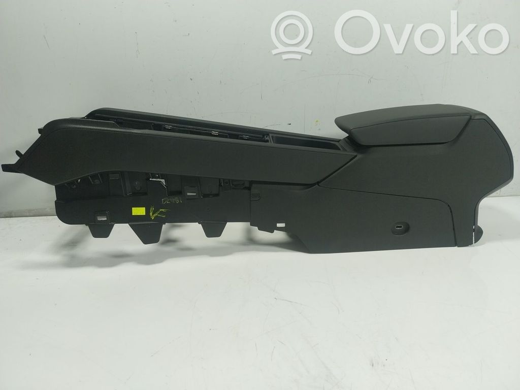 Armrest   5FA864207C38M,5FB863241B