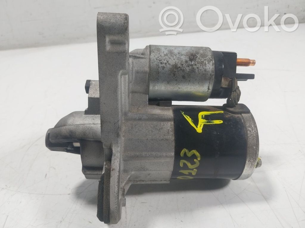Rozrusznik   233000557R,233000557R