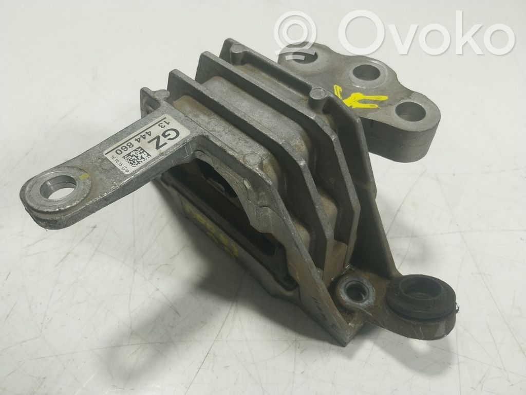 Engine mount bracket   13444860,13444860