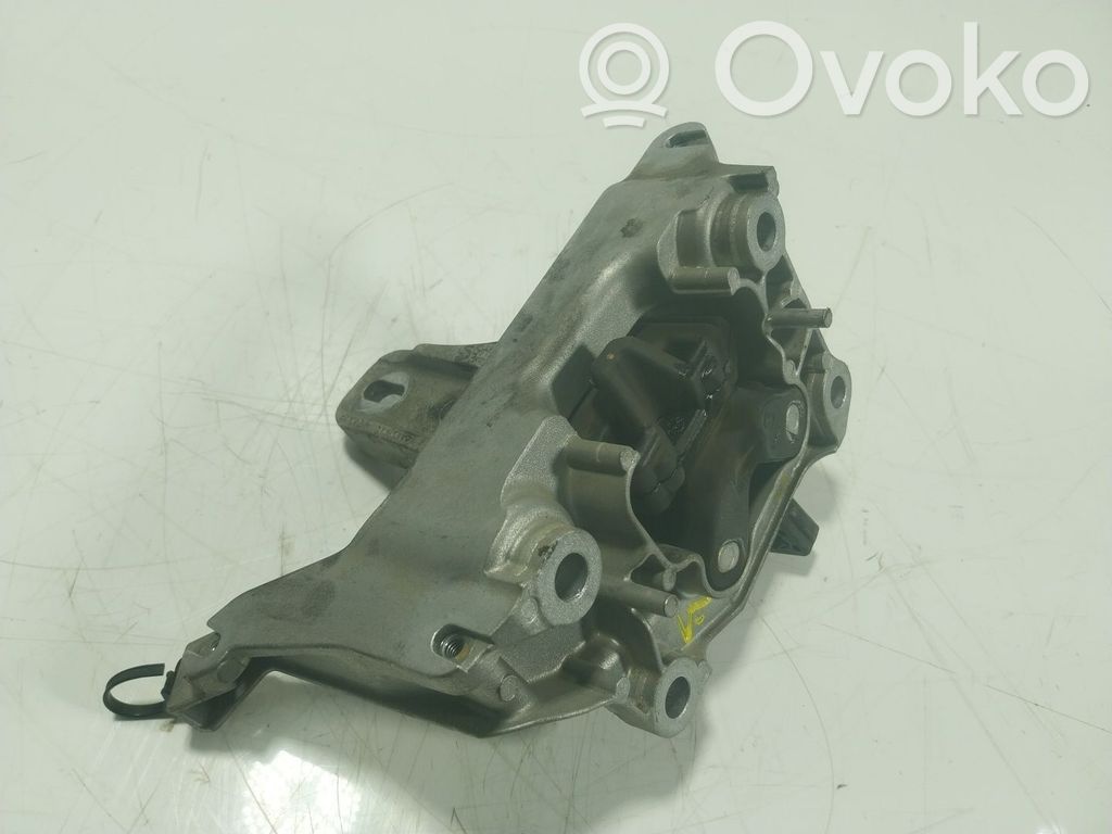 Opel Corsa F Engine mount bracket