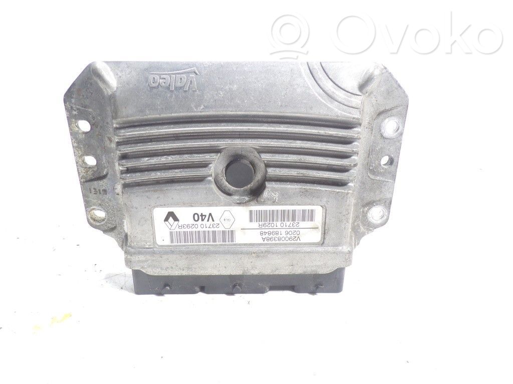 Unidad de control/módulo del motor   237101029R