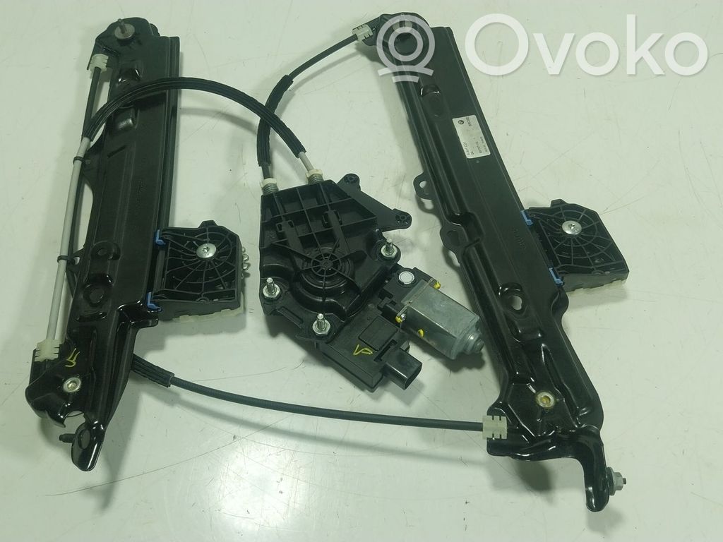 BMW 2 F46 Meccanismo di sollevamento del finestrino posteriore senza motorino 