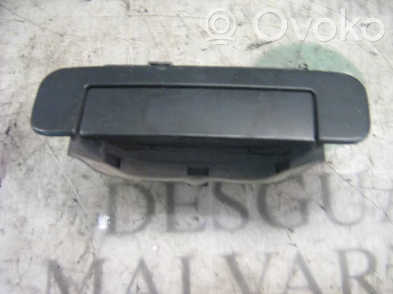 Audi A4 S4 B5 8D Manecilla externa puerta trasera 