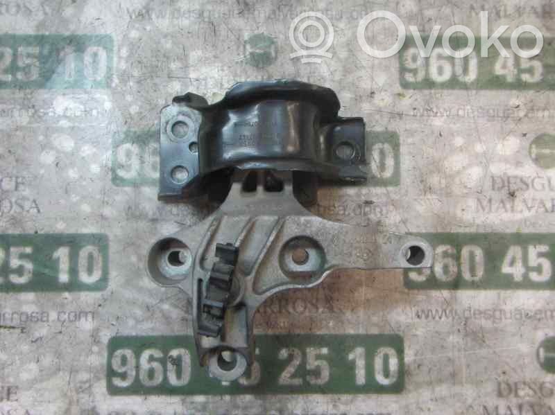 Dacia Duster Oroch Engine mount bracket 