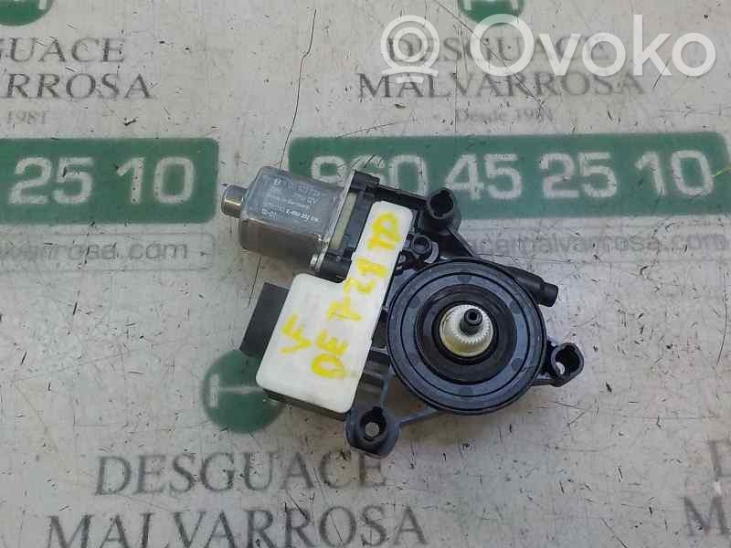 Regulador de puerta trasera con motor   5Q0959812E,0130822724,0130822724