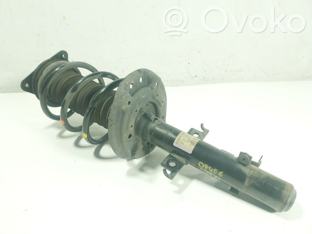 Nissan Qashqai Amortiguador delantero con muelle espiral 