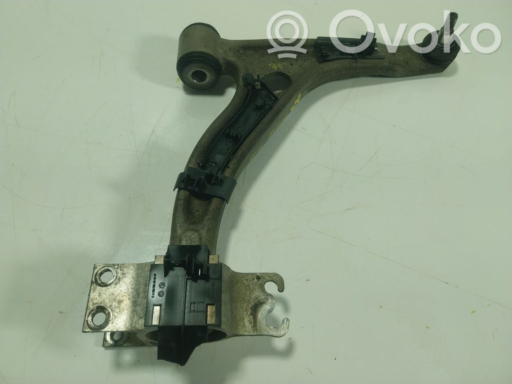 Mercedes-Benz CLA C117 X117 W117 Braccio di controllo sospensione anteriore 