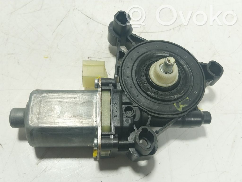 Regulador de puerta trasera con motor   8W0959801
