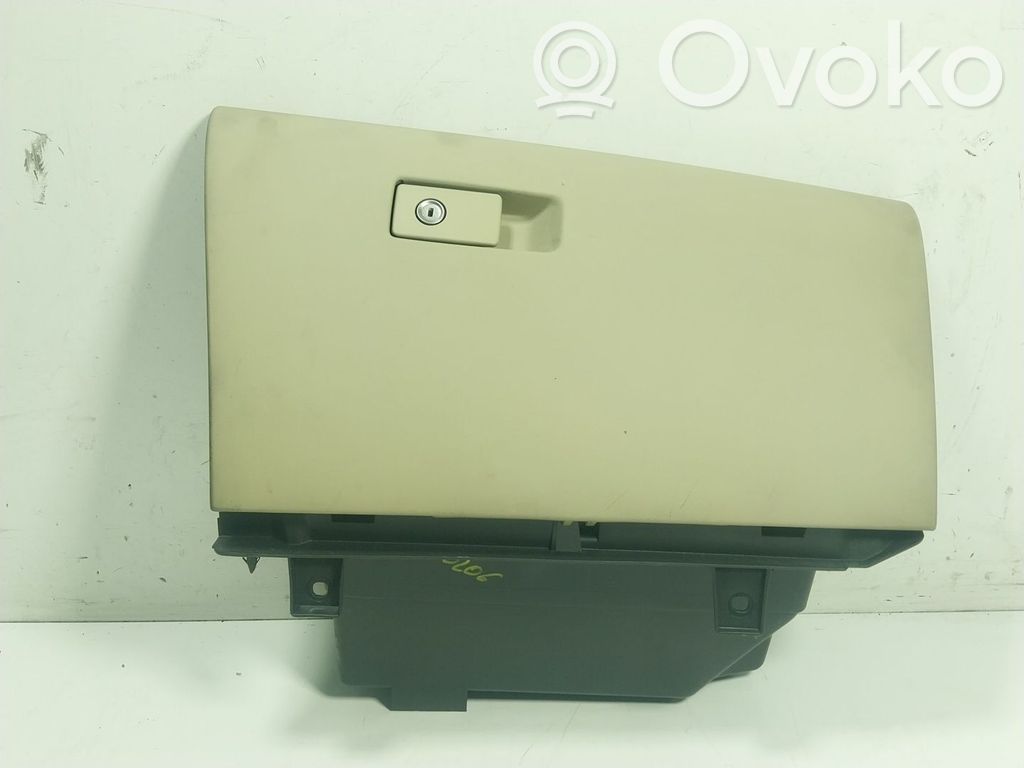 Volvo XC60 Handschuhfach 