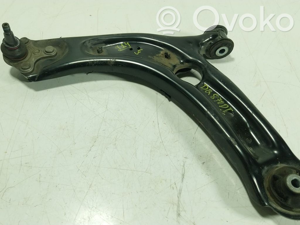Etutukivarsi   3Q0407151P