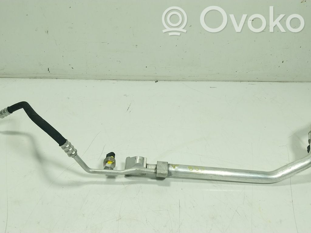 BMW X4 G02 Ilmastointilaitteen putki (A/C) 