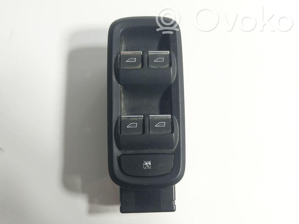 Electric window control switch   1902146,EN1514A132AA