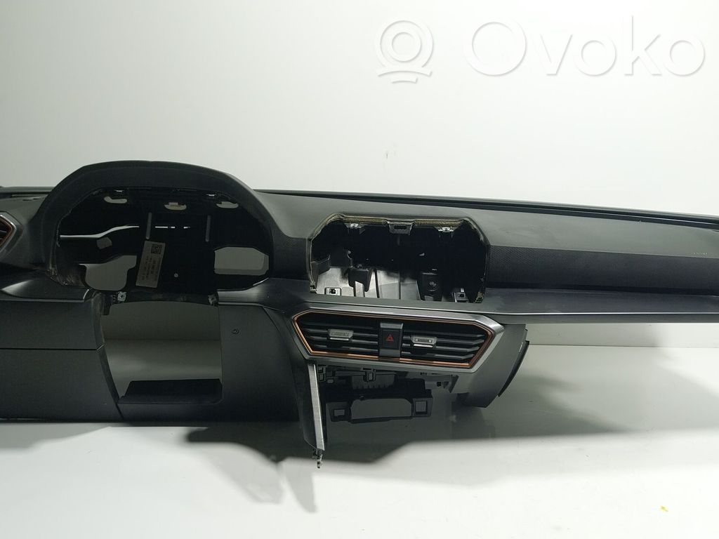Dashboard   5FB857003N,5FA880204G