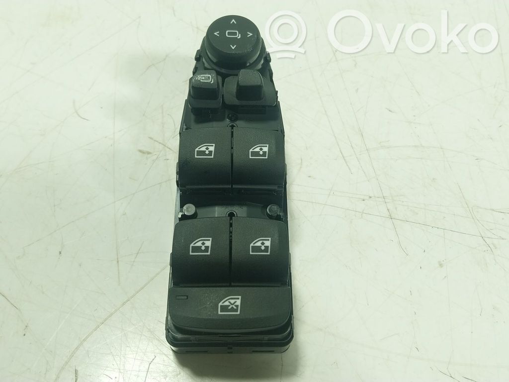 Electric window control switch   61315A5AAA3,5A5AAA301