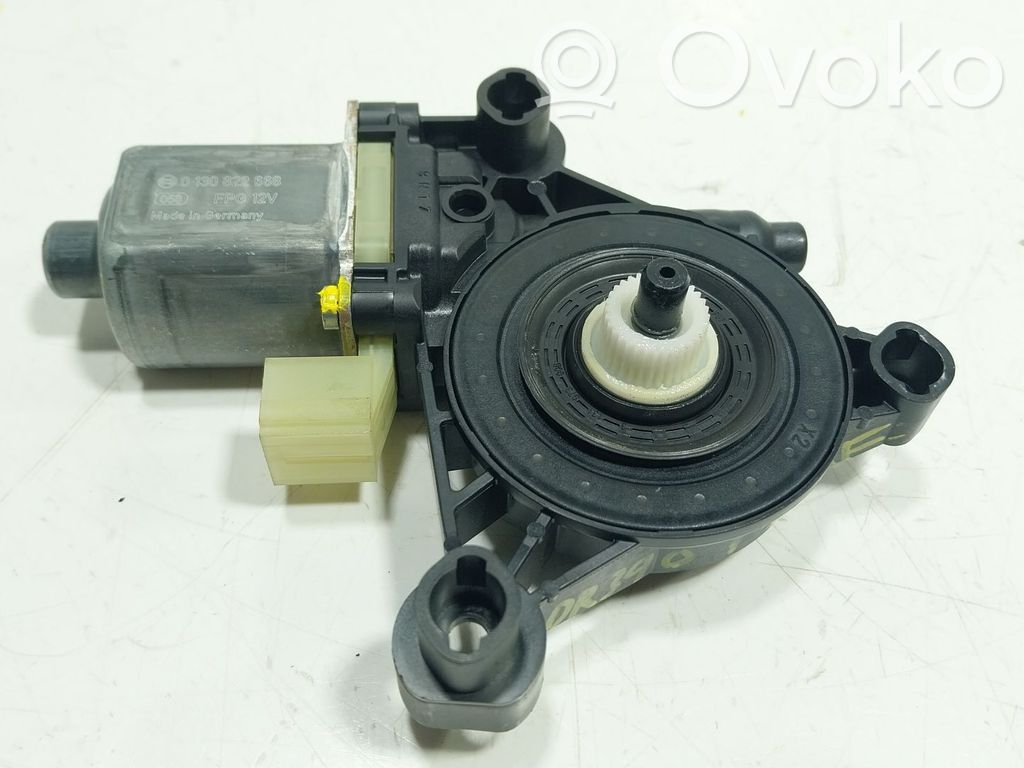 Regulador de puerta trasera con motor   8W0959812