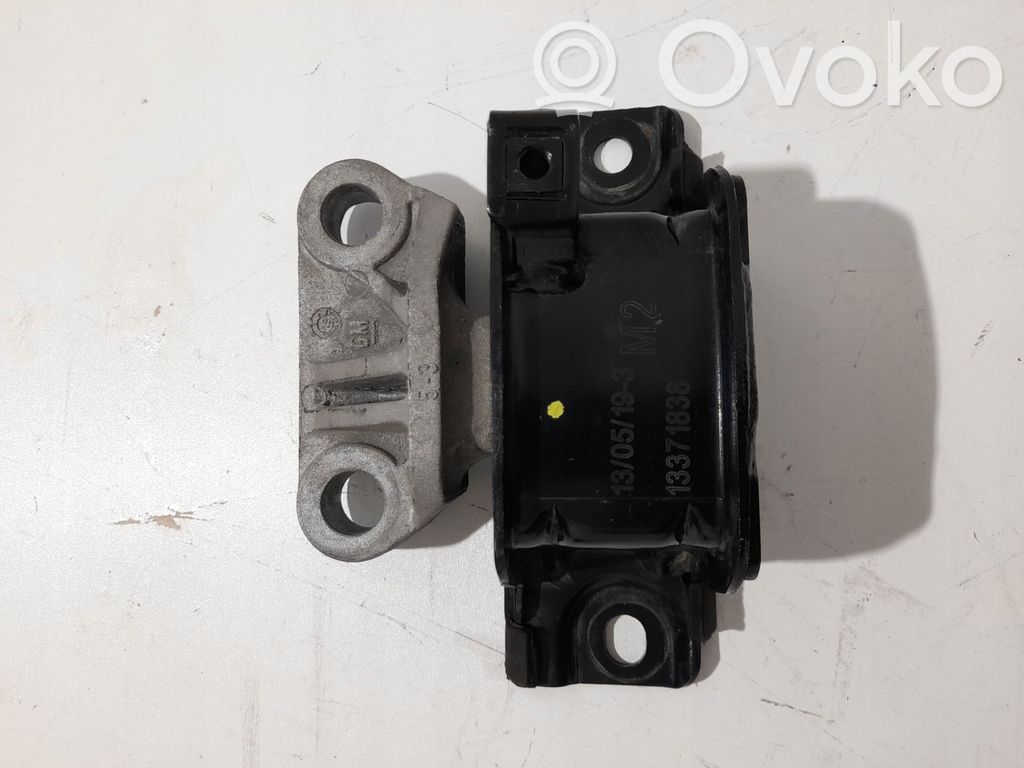 Opel Corsa D Engine mount bracket 
