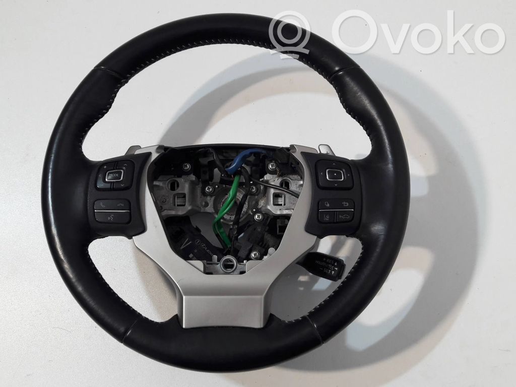 Lexus NX Volant 