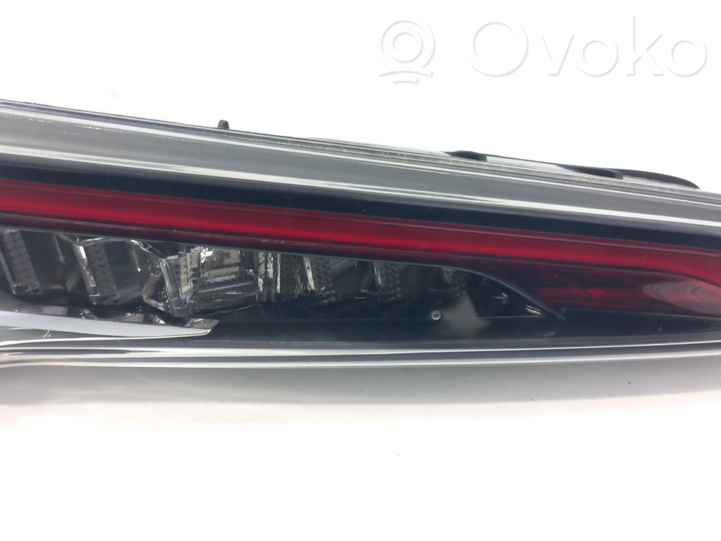 Tailgate rear/tail lights   02429