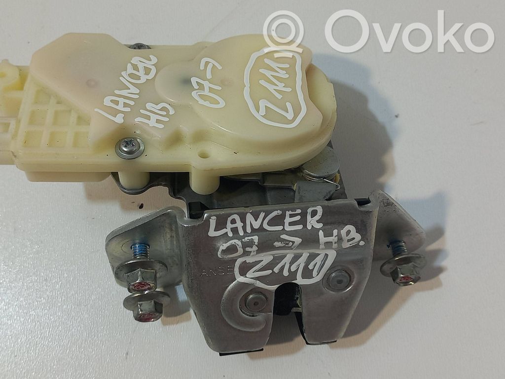 Mitsubishi Lancer X Aizmugurējā pārsega slēdzene 