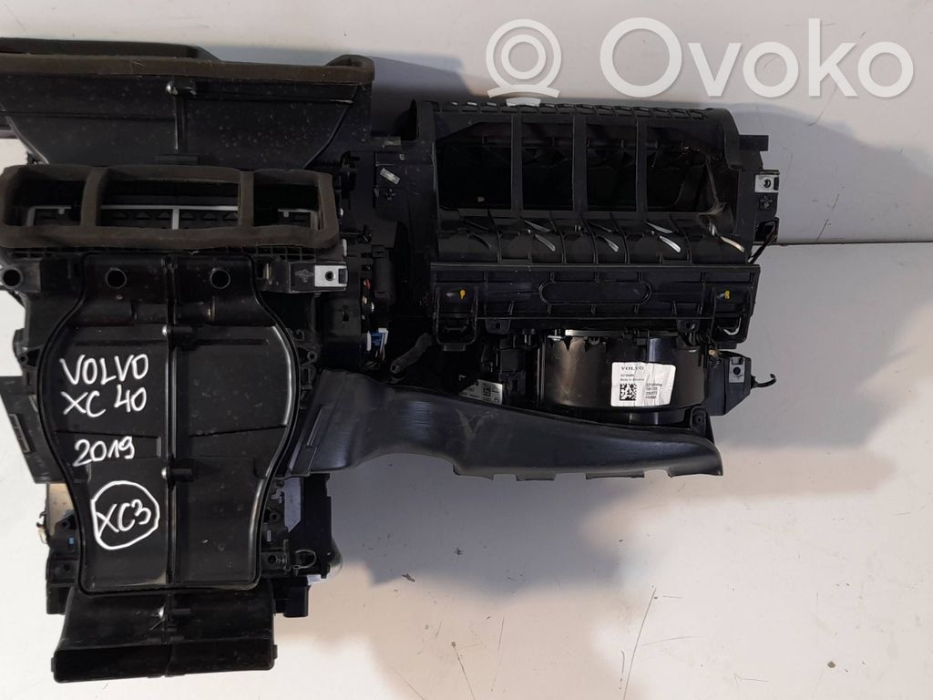 Volvo XC40 Nagrzewnica / Komplet 