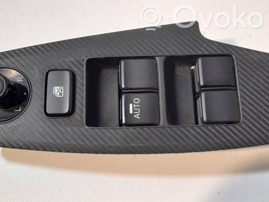 Mazda 3 II Electric window control switch 