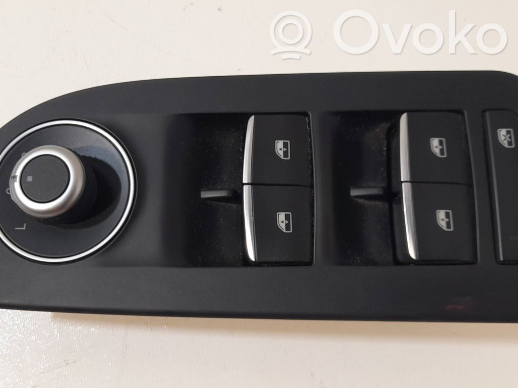 Alfa Romeo Giulia Electric window control switch 