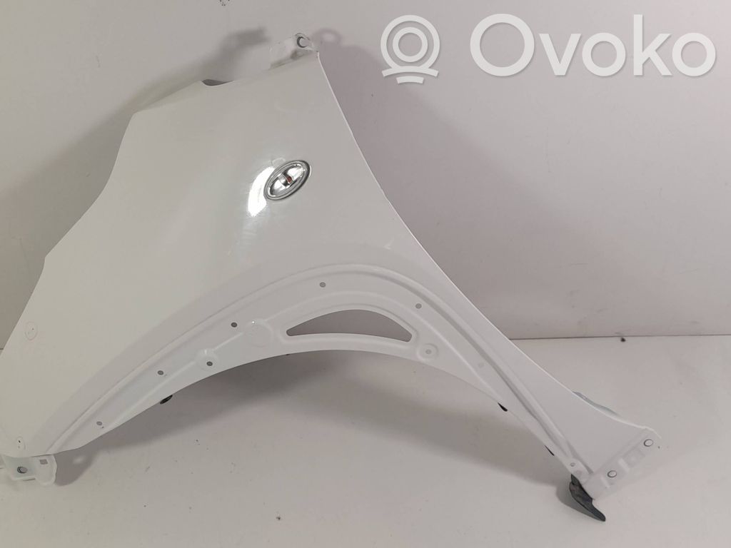 Toyota Aygo X Крыло 