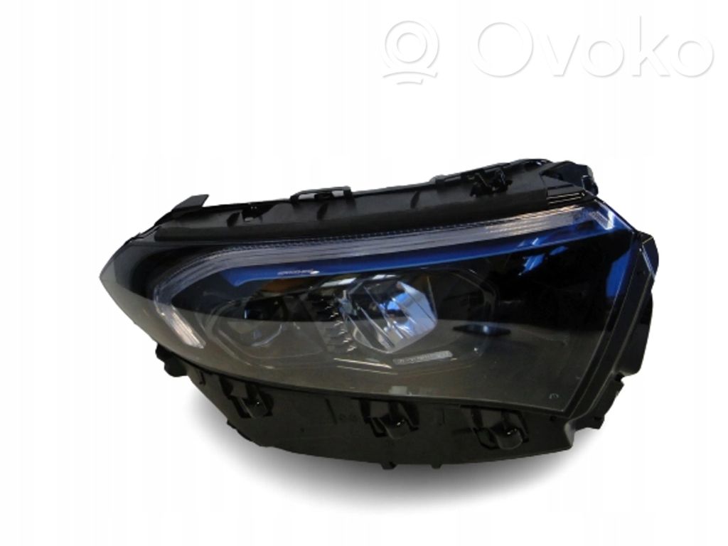 Mercedes-Benz EQA Phare frontale 