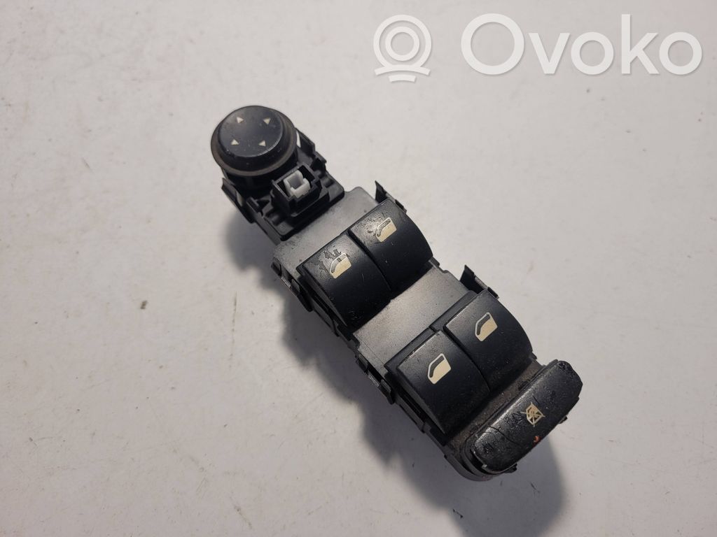 Peugeot 307 Electric window control switch 