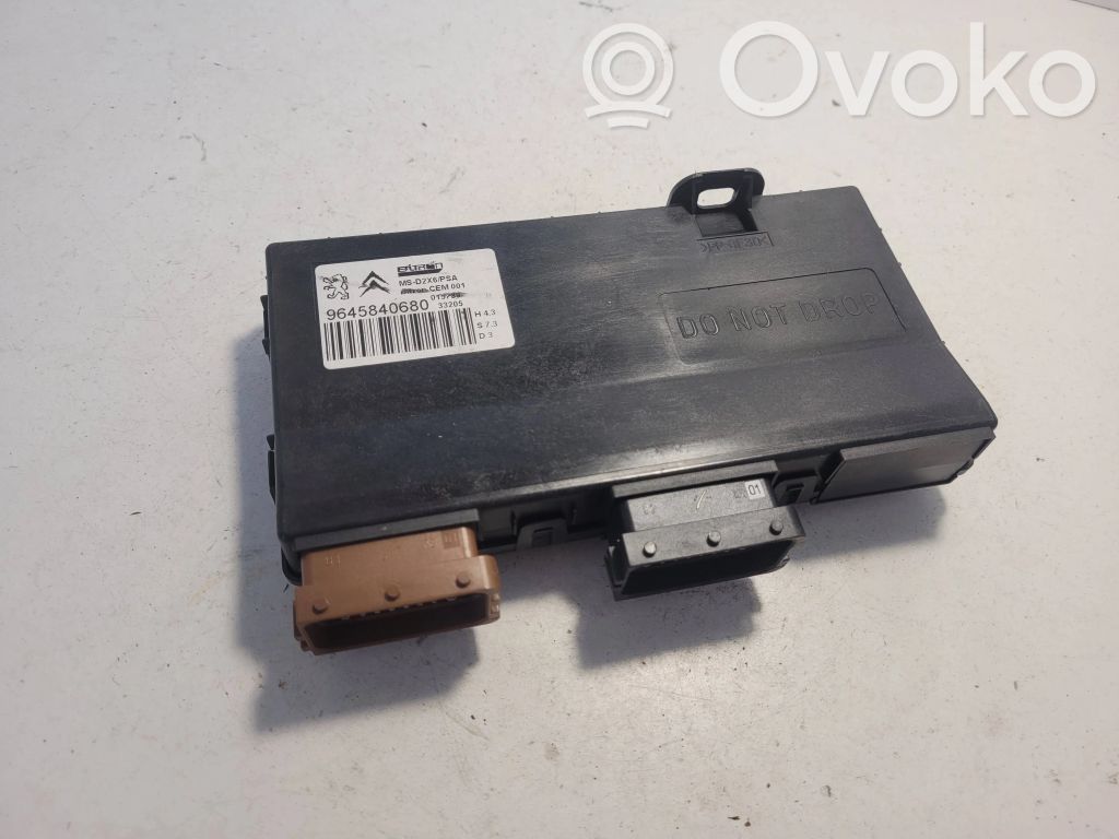Peugeot 407 Seat control module 