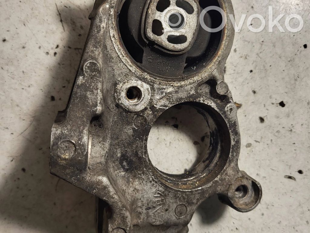 Engine mount bracket   96391768