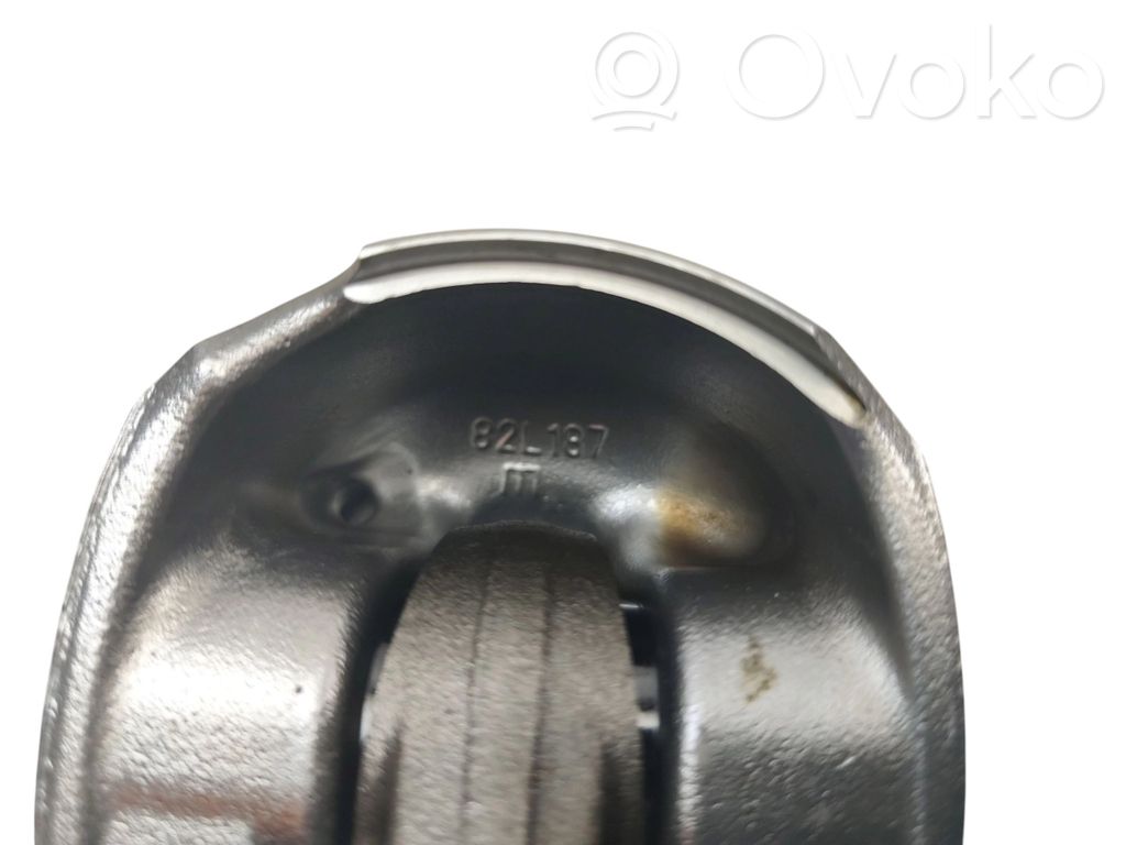 Piston   82L187