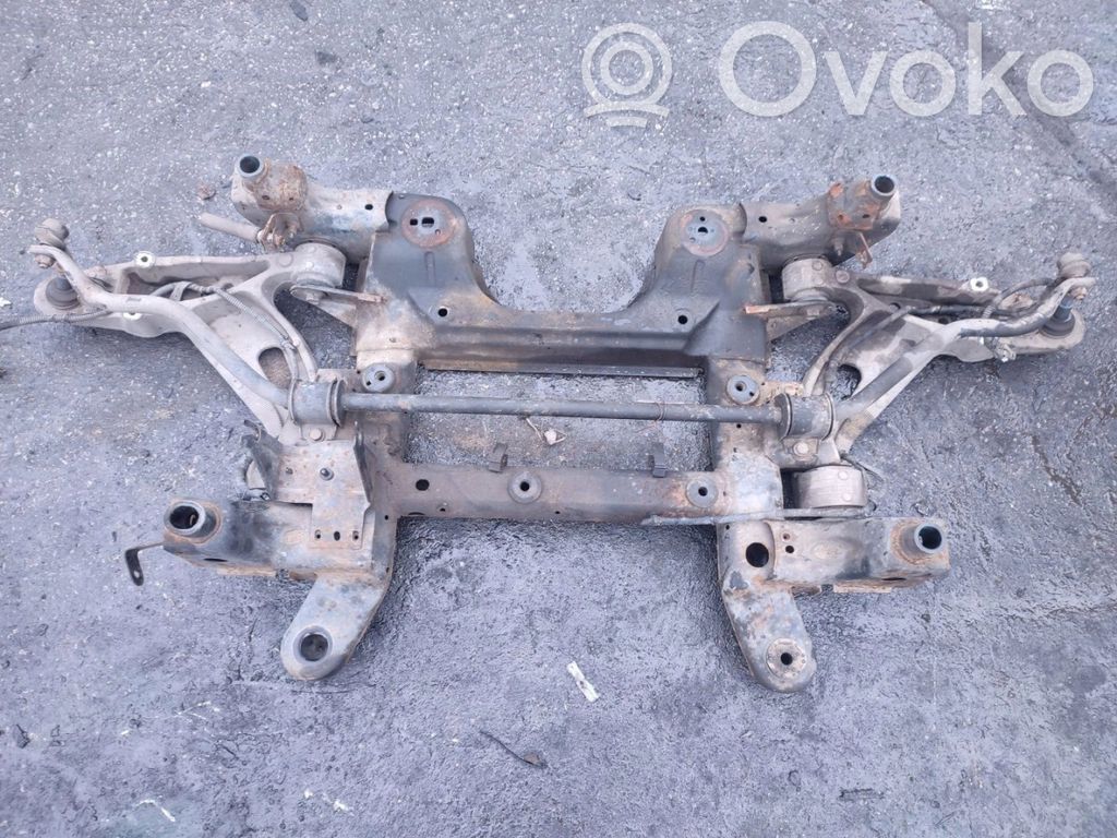 Engine mounting bracket