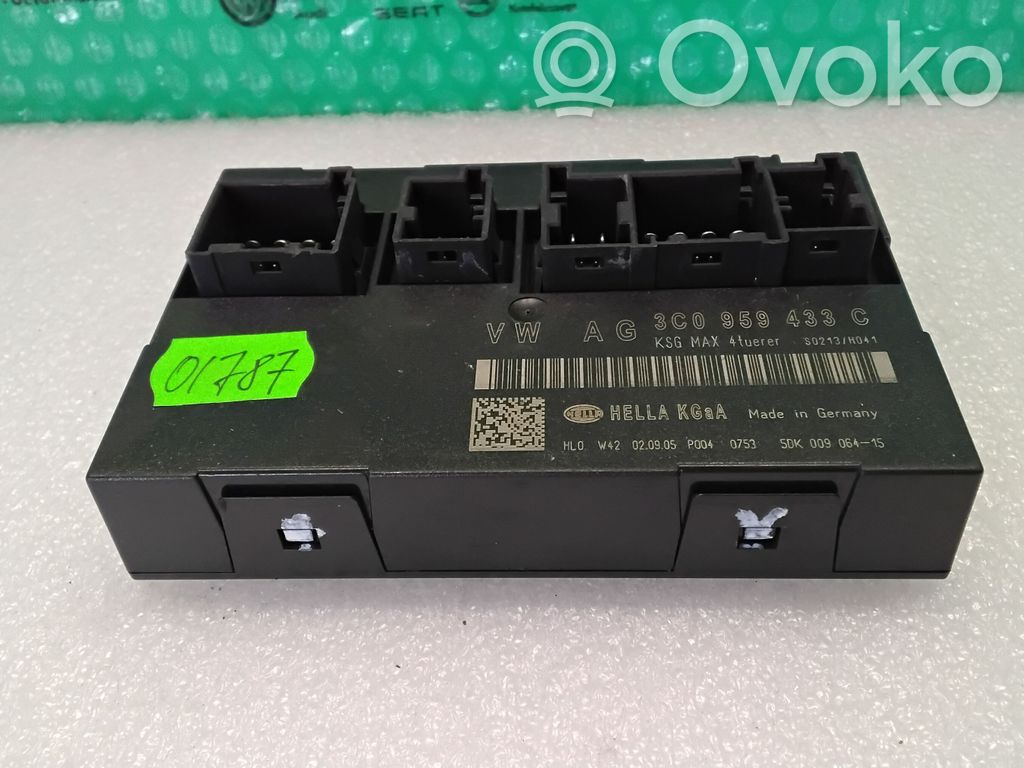 Volkswagen PASSAT B7 Comfort/convenience module 