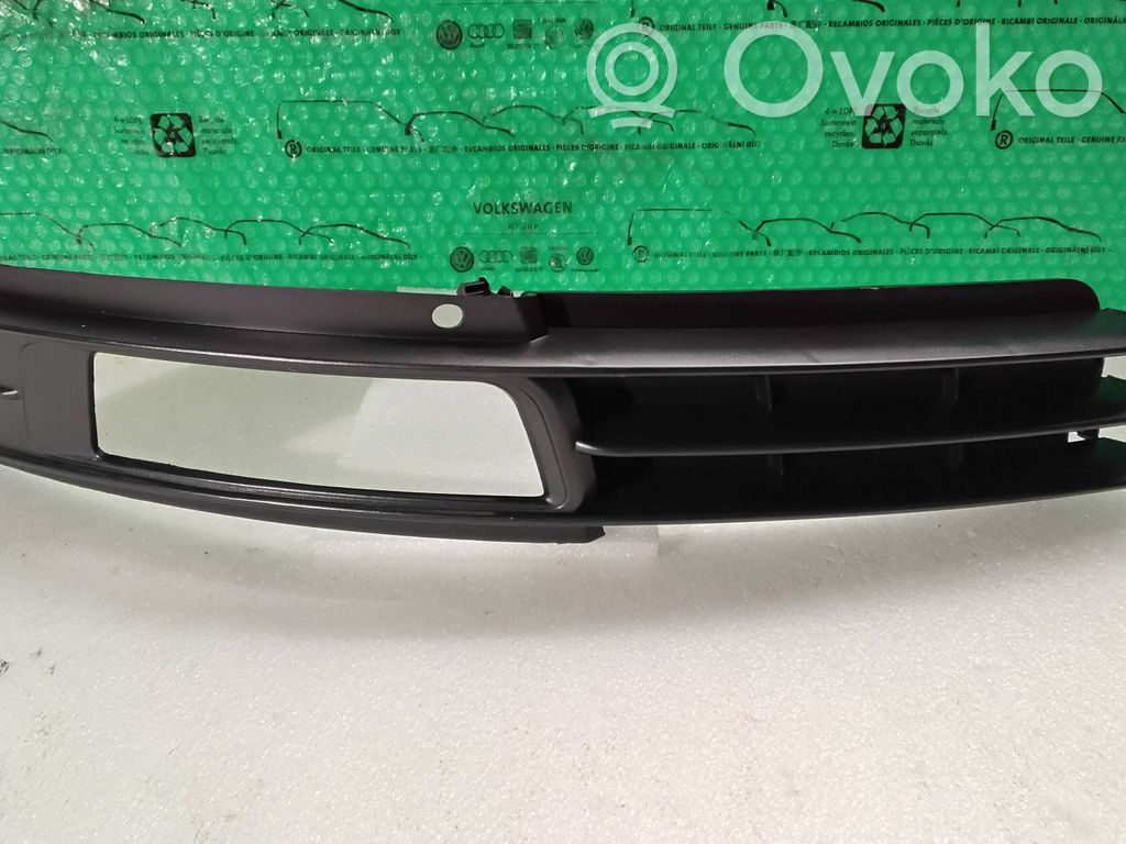 Etusumuvalon ritilä   4F0807682,4F0807682P,4F0807682P