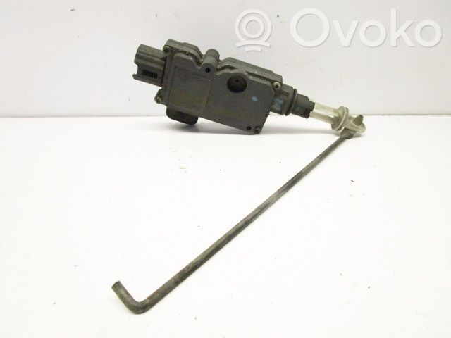 Nissan Primera Shock absorber/damper mounting bracket 