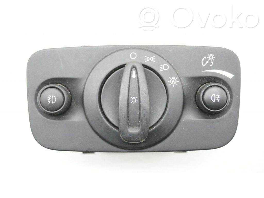 Ford Kuga II Light switch 