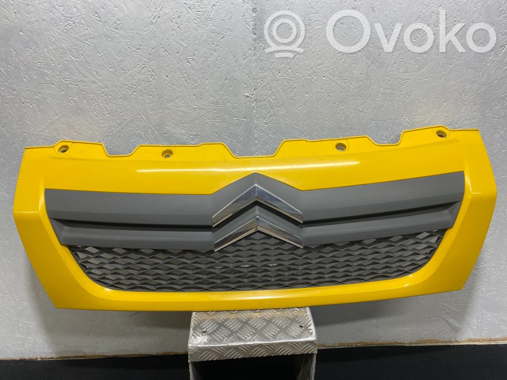 Citroen Jumper Grotelės viršutinės 