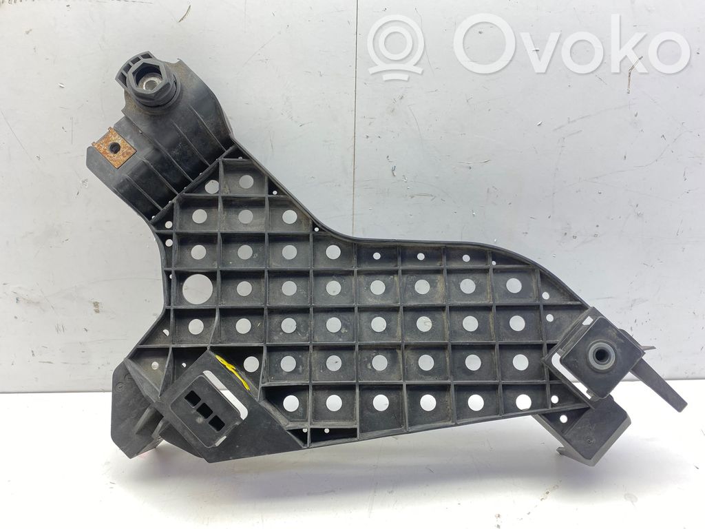 Audi Q3 8U Headlight/headlamp mounting bracket 