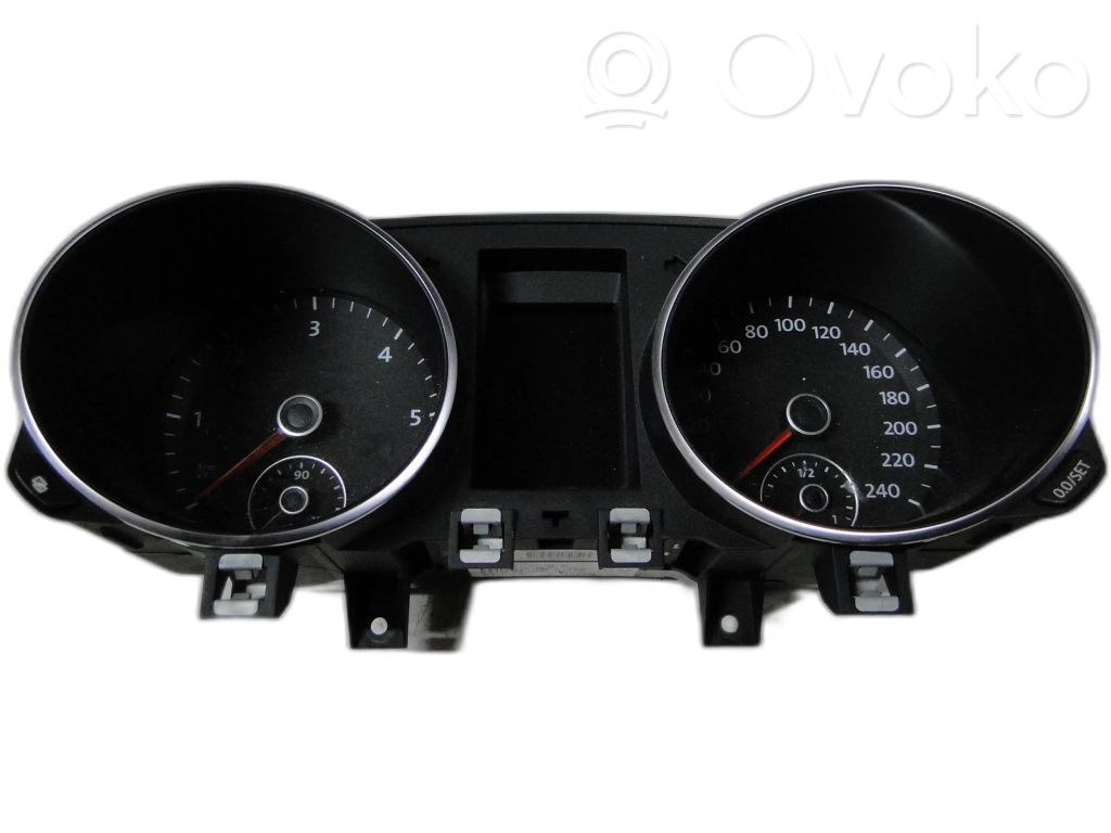 Volkswagen Golf VI Speedometer (instrument cluster) 