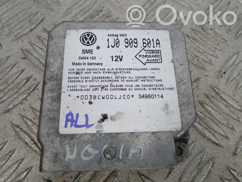 Volkswagen Golf IV Sterownik / Moduł Airbag 
