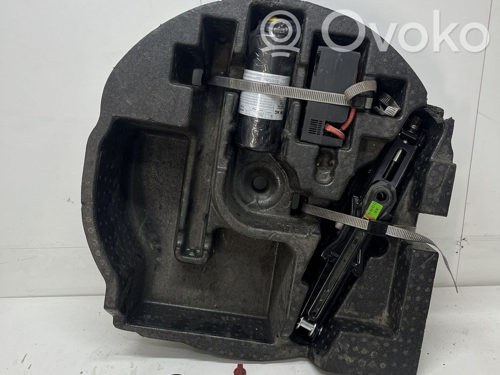 Audi Q8 Kit d’outils 