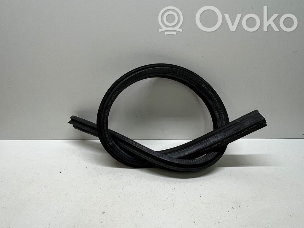 Audi Q7 4M Engine compartment rubber 
