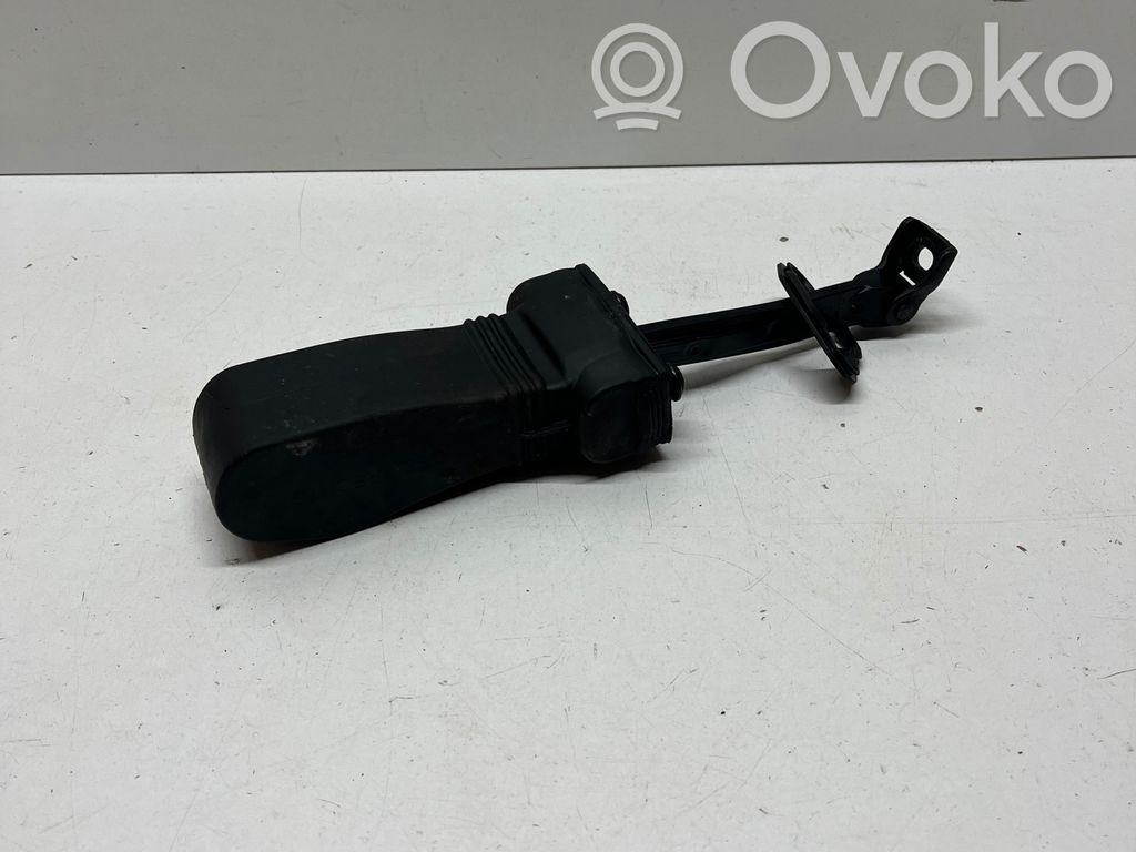 Audi A6 C7 Takaoven pidätin 