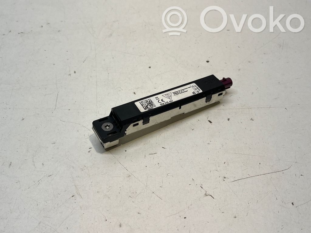 Porsche Macan (95B) Antenos stiprintuvas 