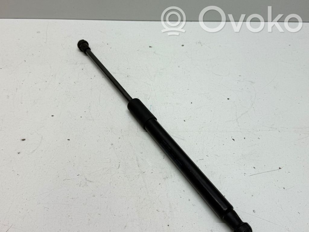 Audi A4 S4 B9 8W Siłownik maski przedniej 