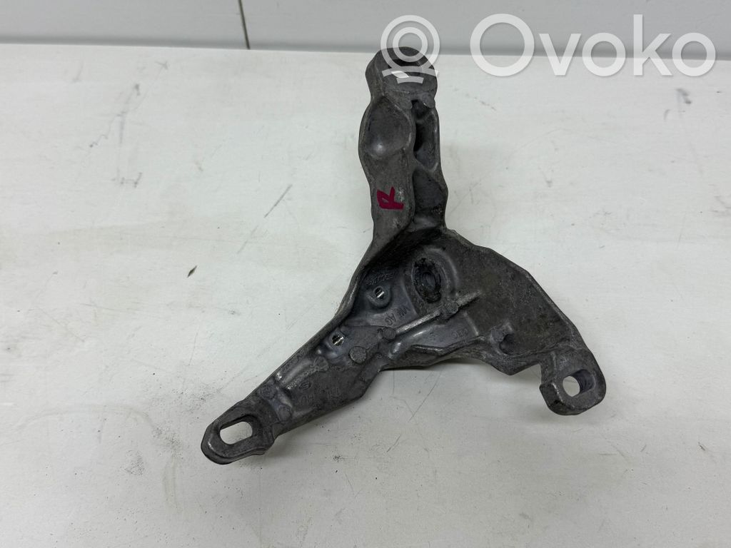 Audi RS Q8 Engine mount bracket 